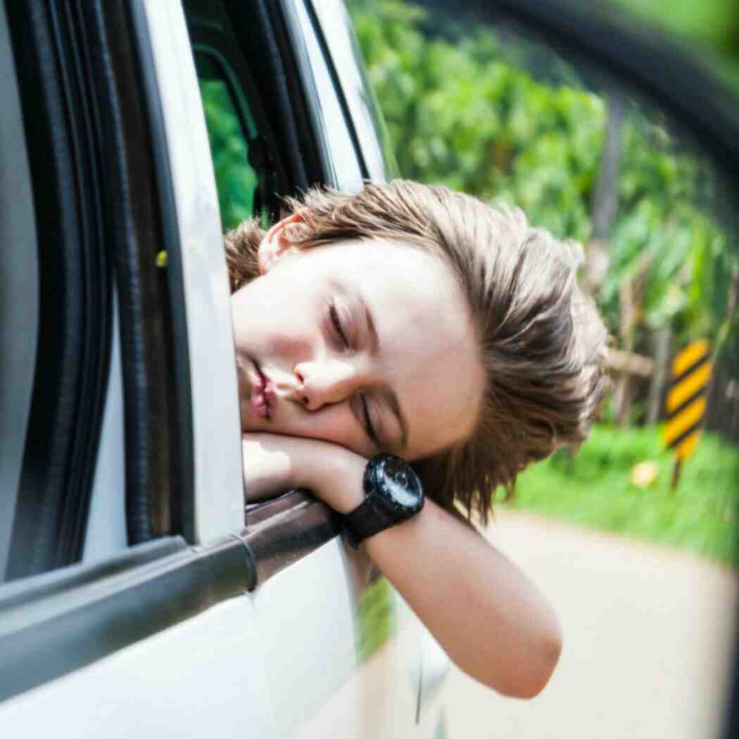 How to stop wanting to vomit in the car?