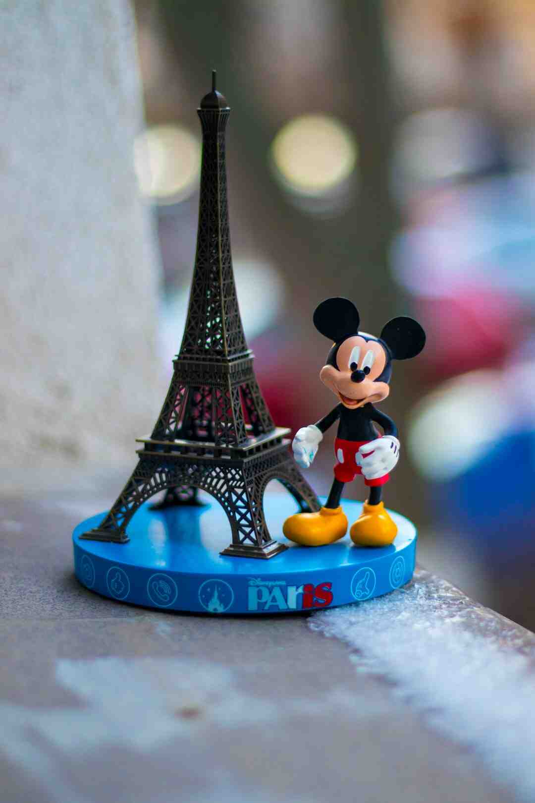 În această stație să mergi cu Disneyland Paris?