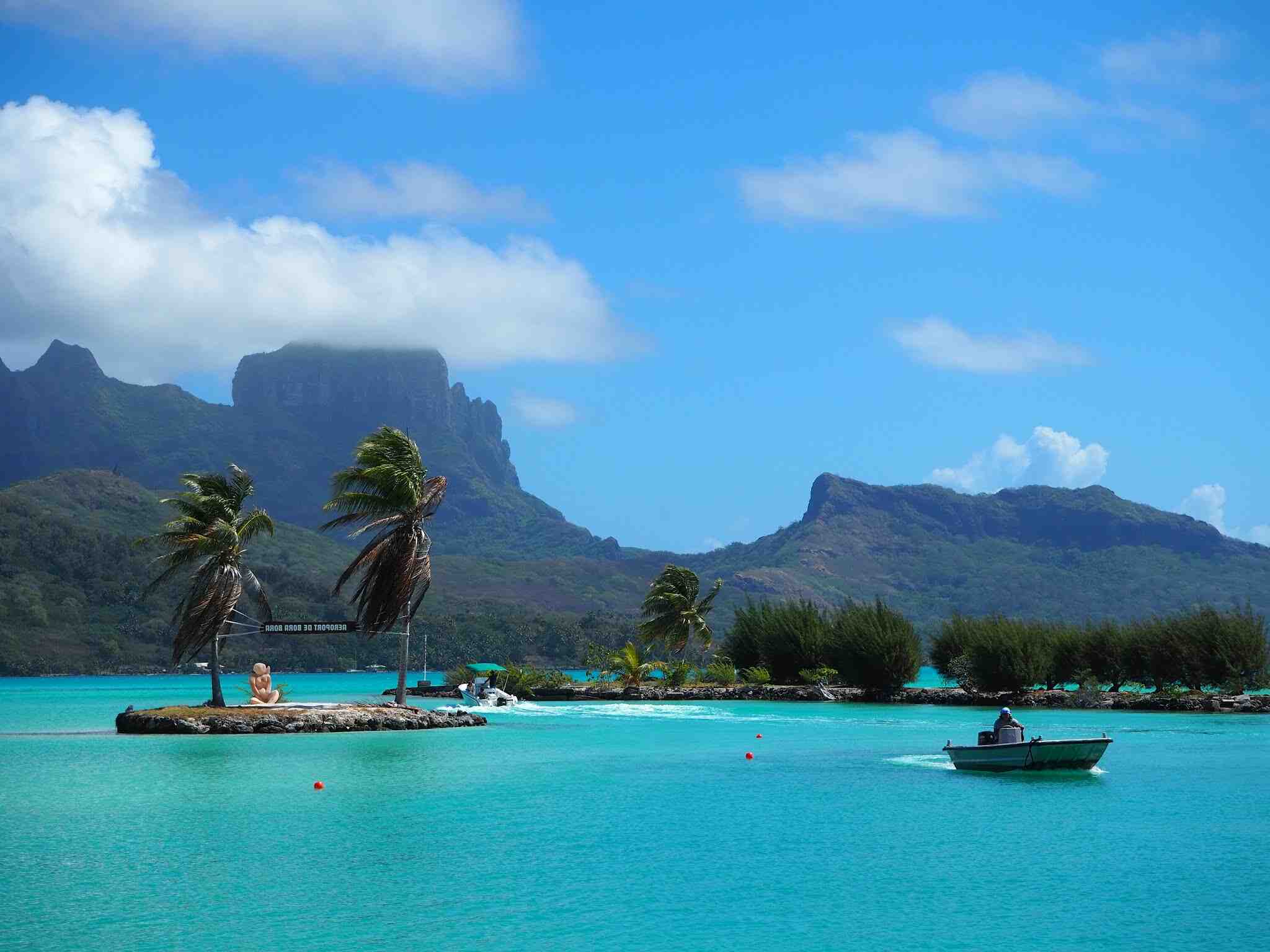 Является ли Новая Каледония частью Французской Полинезии?