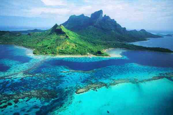 Which sea in Tahiti?