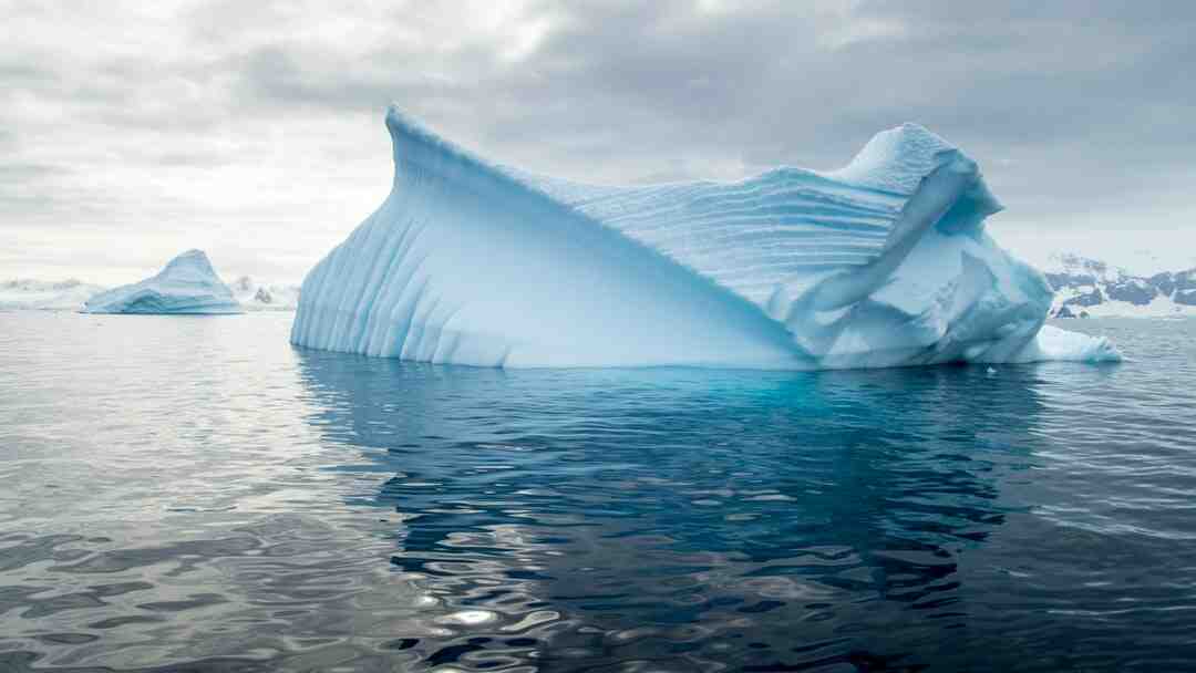 Perché il Polo Sud è più freddo del Polo Nord?