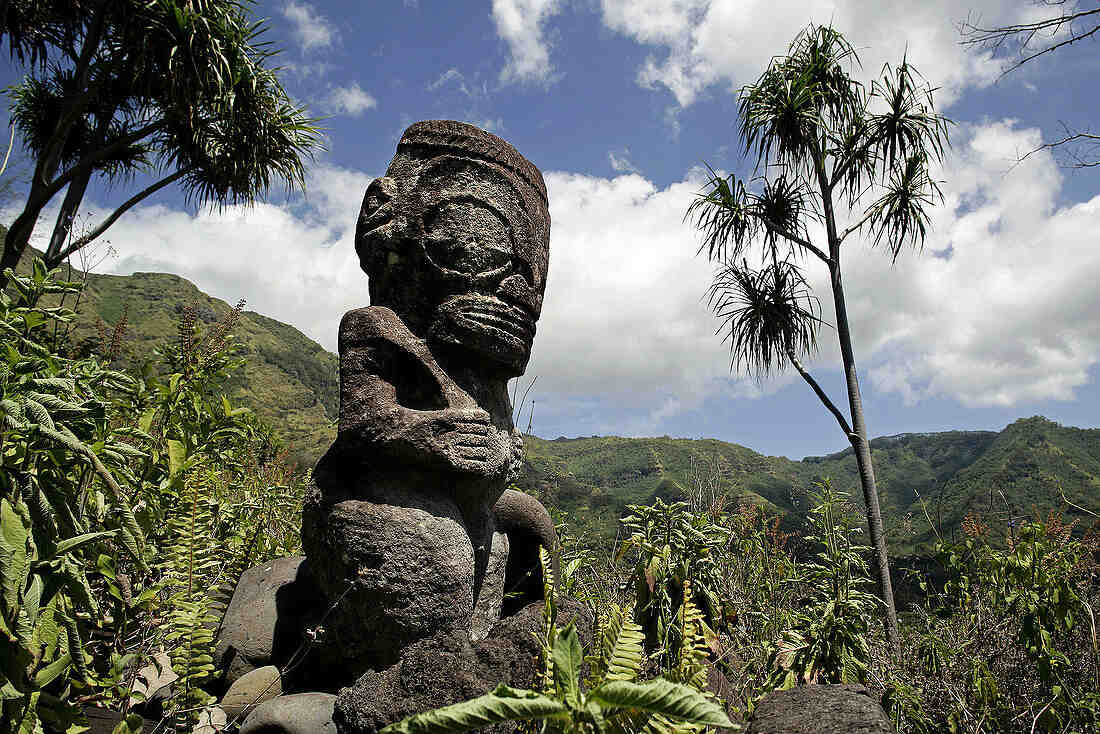 Qual dinastia governou o Taiti?