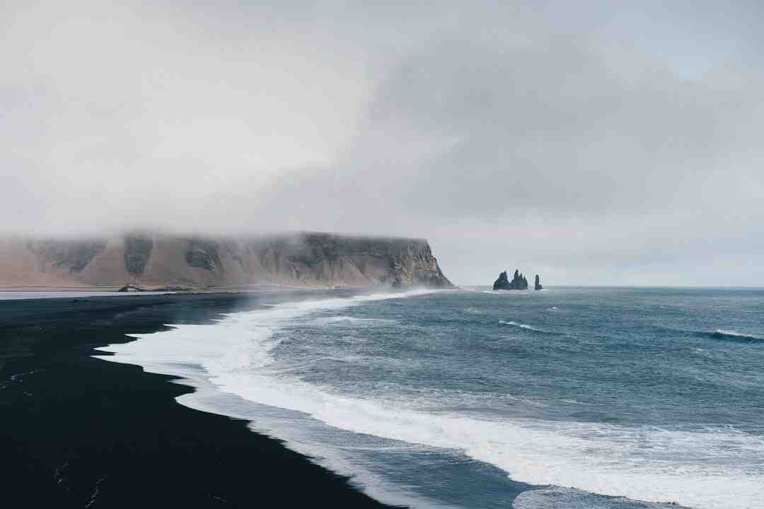 When is it dark in Iceland?