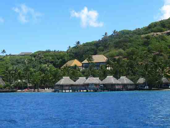 What salary to live in Tahiti?