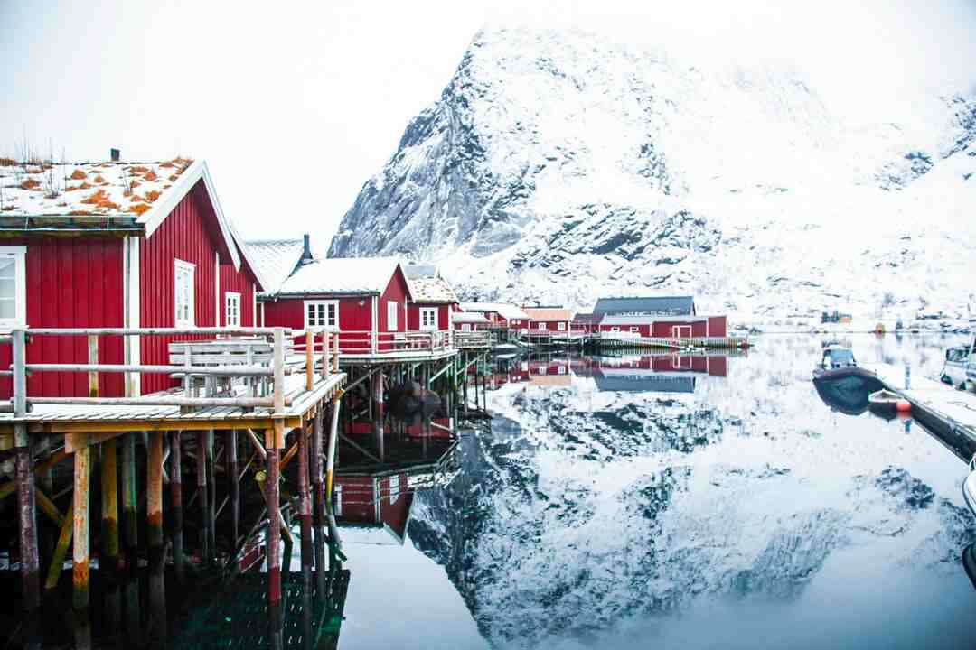 Când este cel mai bun moment pentru a vizita fiordurile din Norvegia?