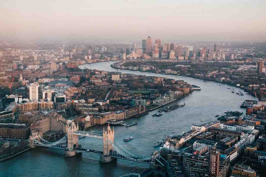 هل يصنع جواز سفر للذهاب إلى لندن؟