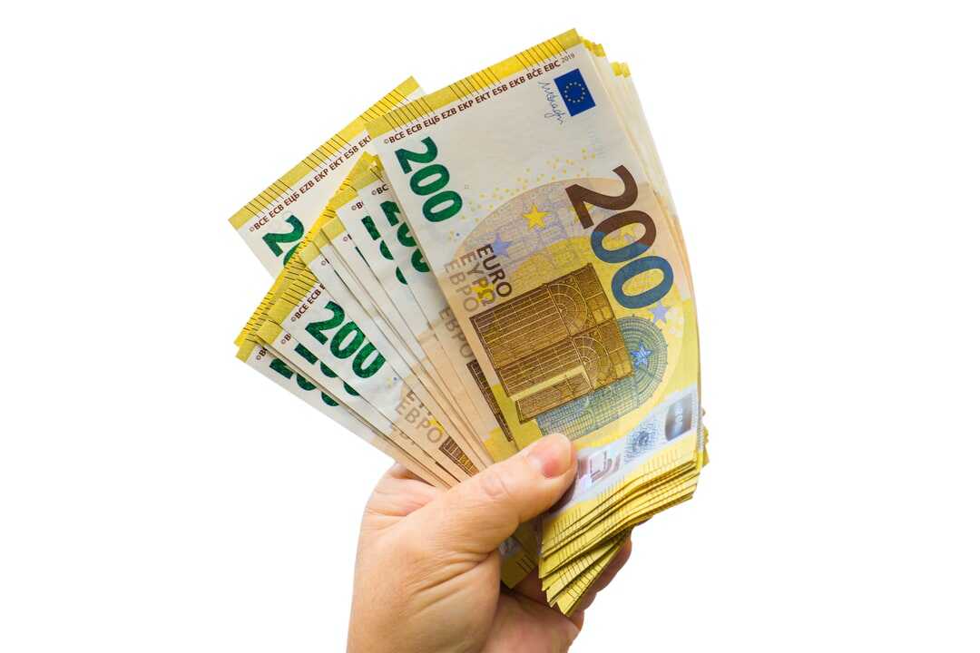 Le montant du SMIC en 2021 sera de 1.564 euros par mois.
